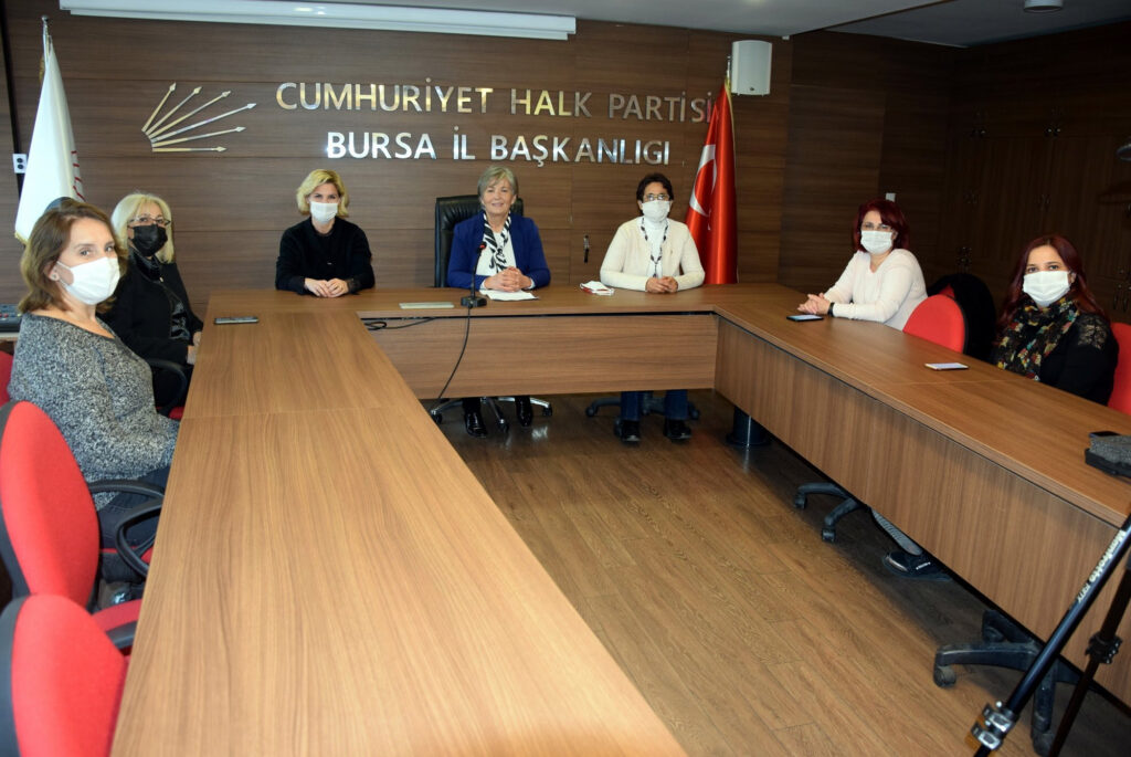 Kadın Haklarını Nefesimiz Yettiği Sürece Savunacağız!