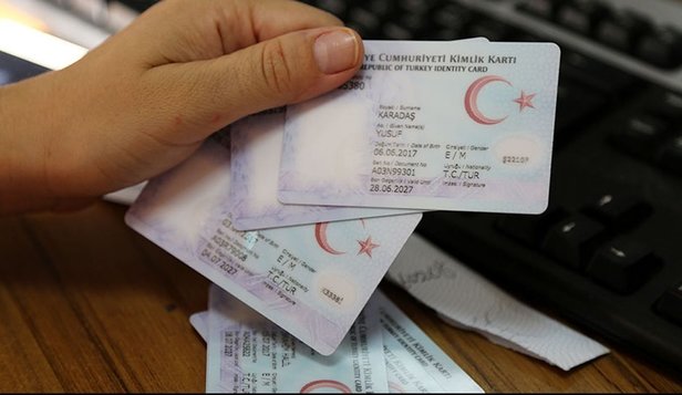 Kimlik ve ehliyette yeni dönem! 800 bin kişi başvurdu