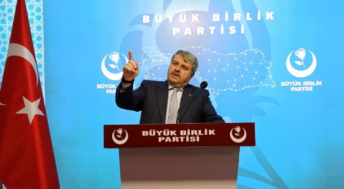 Başörtülü savcı ve hakimlerin yargısına güvenmem demek, inancı gereği giyinen insanları yok saymaktır!