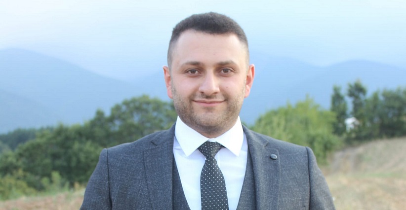 SAADET KESTEL’E ÇİÇEĞİ BURNUNDA BAŞKAN