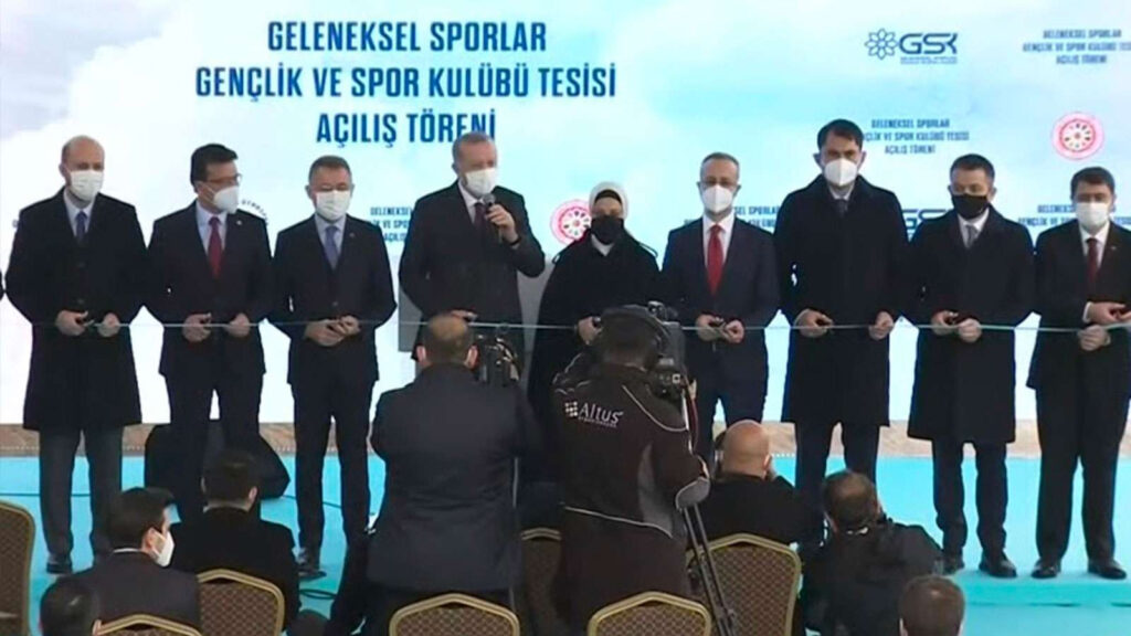 ‘İnançlı, ahlaklı gençler yetiştirmeliyiz’