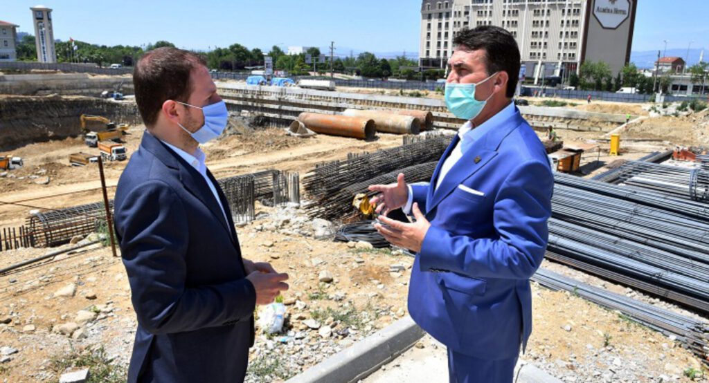 Osmangazi Meydanı yol seviyesine yükseldi