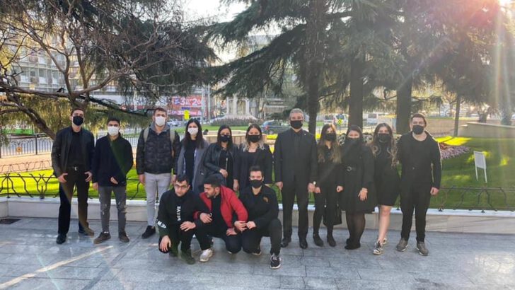 AK Gençliğe Corona Halayı! Vatandaşa Kısıtlama!