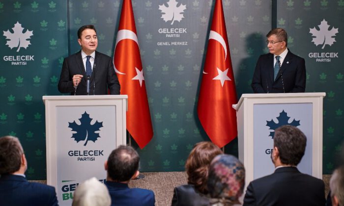Babacan’dan Davutoğlu’na ziyaret;  “Uygur bölgesinde yaşananlar karşısında iktidar niçin susuyor?”