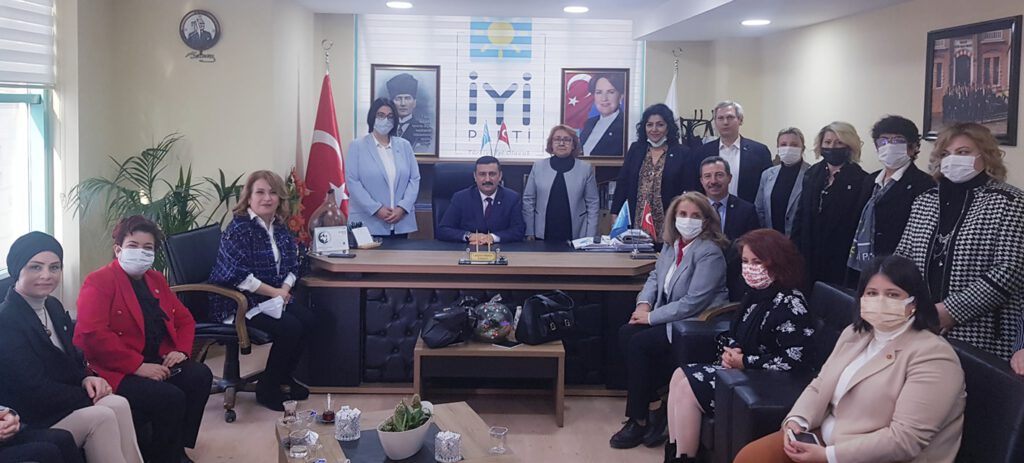 İYİ PARTİ’DE KADINLAR DA SEFERBERLİK İLAN ETTİ!