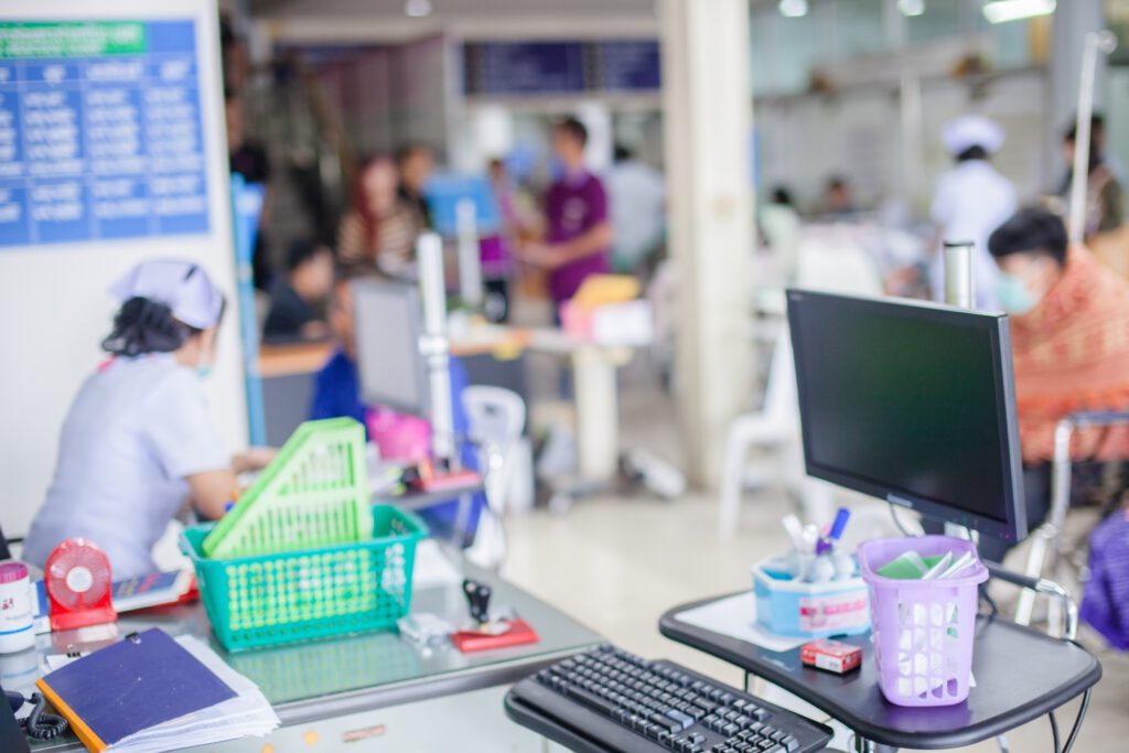 COVID AŞISINDA RANDEVULAR 10 DAKİKADA BİR YAPILINCA AİLE SAĞLIK MERKEZLERİ TIKLIM TIKLIM OLDU