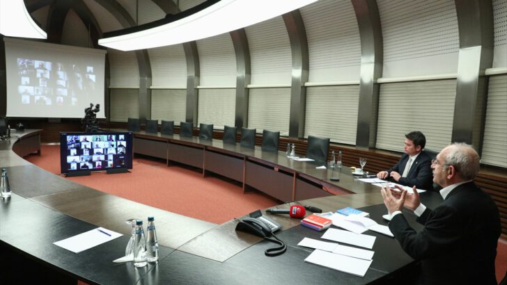 Kılıçdaroğlu, Bursalı dernek başkanları ile video konferans toplantısında buluştu