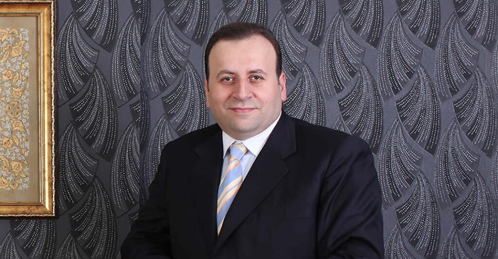 Latif Cem Baran’dan Ali Babacan’a Sert tepki “ Sahtesiniz”