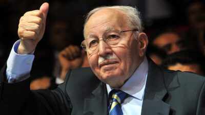 ‘DÜNDEN BUGÜNÜ ANLATAN ERBAKAN’