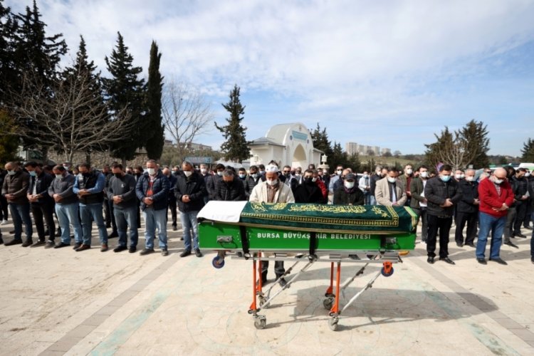 Bursa’daki tır facisında hayatını kaybeden 3 kişi defnedildi