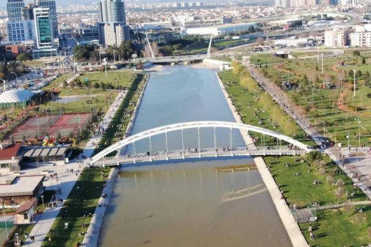 Bursalılar, hafta sonunda parklara akın etti