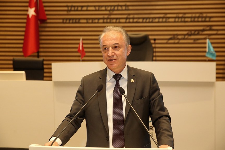 Pandemi süresince kurallara uymayan kişi ve kuruluşlara ağır cezalar kesilirken, AKP kongrelerindeki görüntülere İçişleri Bakanlığı neden sessiz kalmıştır?