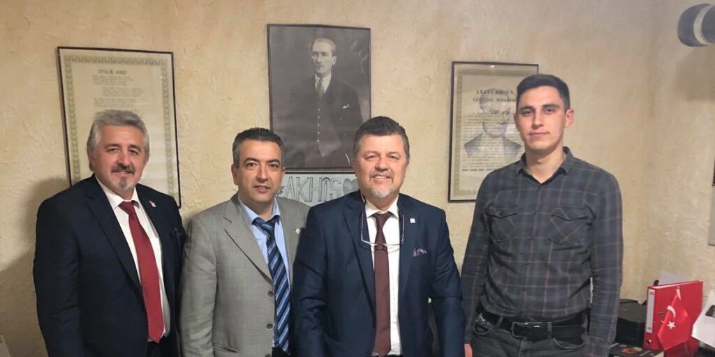 Genç Partililer İnegöl’de! “Muhtarlıklar ile Belediyeler Daha Fazla İlgilenmeli!”