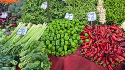 Bursalılar dertli…Sebze meyve fiyatları el yakıyor!