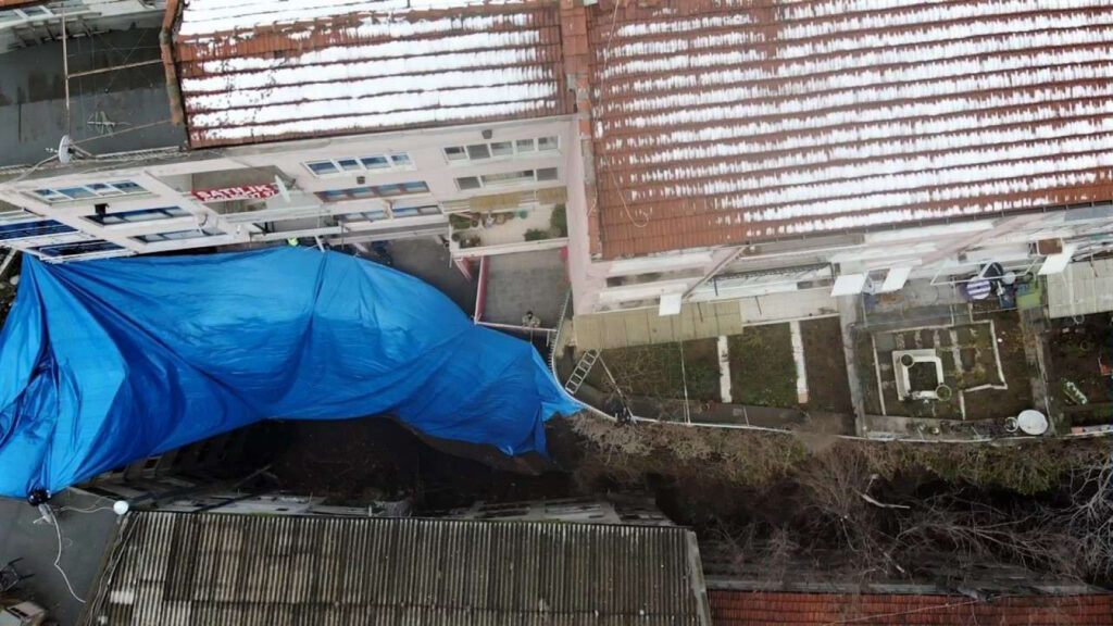 Bursa’da toprak kaymasının yaşandığı mahalleye brandalı önlem