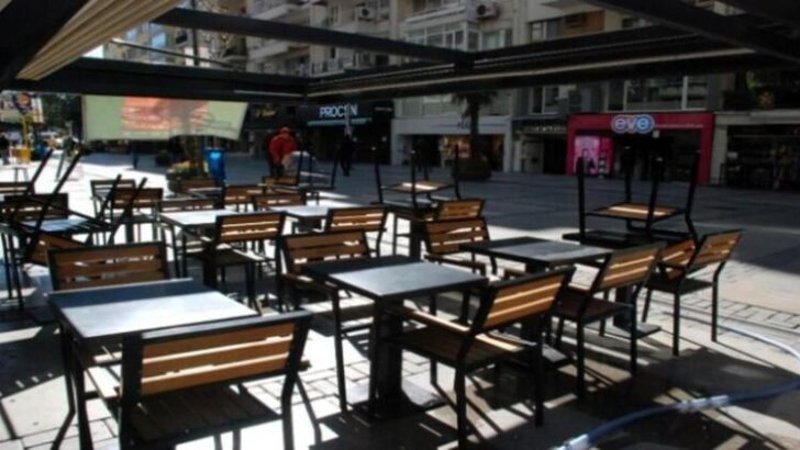 Restoranlar ilk müşterilerini almaya başladı