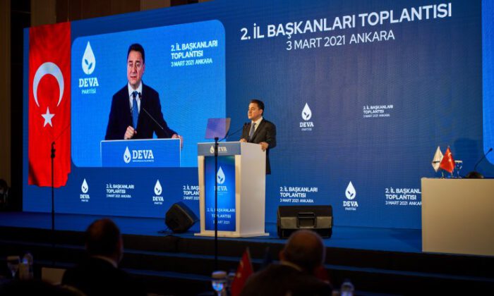 Basarız parayı diyerek…