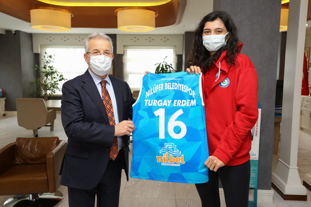 Başkan Erdem’den Nilüfer’in Sultanları’na tam destek