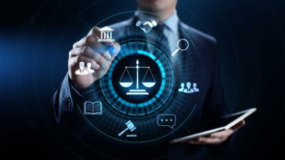 Hukuk bürolarının %56’sı akıllı teknolojilerin peşinde! Her 5 hukuk bürosundan 2’si sanal duruşmaların hızlanmasını bekliyor.