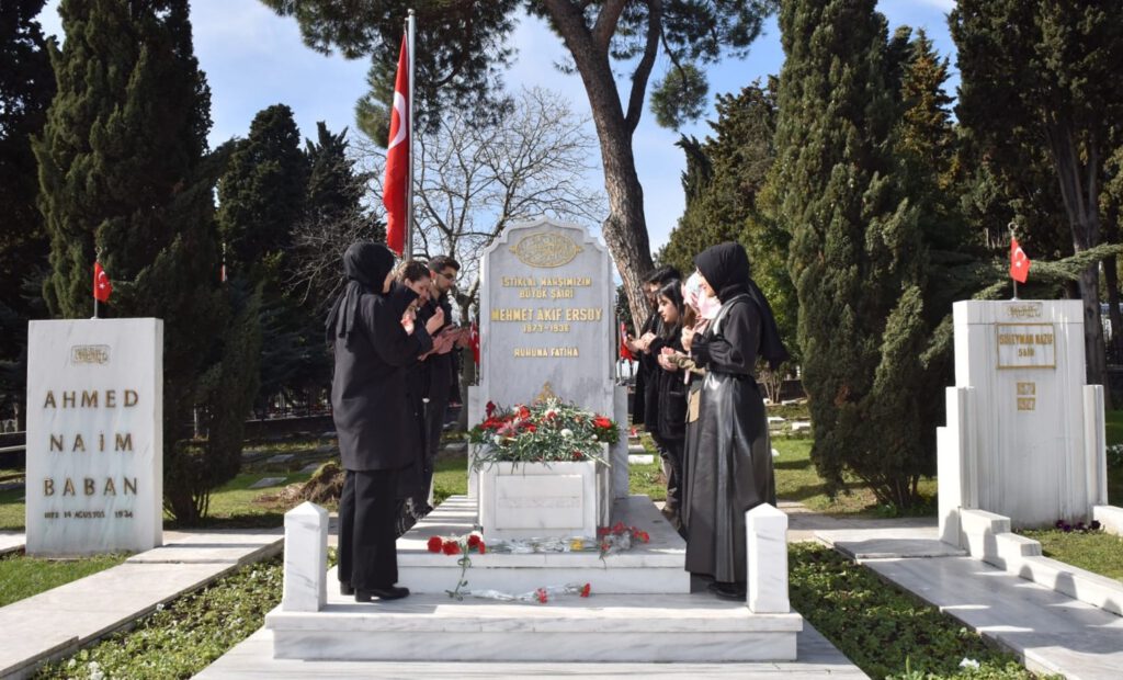 YILDIRIM’DAN MEHMET AKİF ERSOY’A VEFA