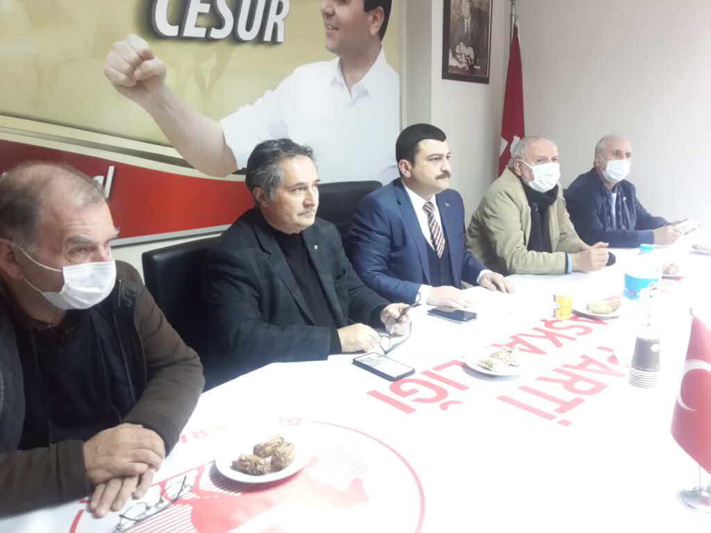 Demokratlardan “Hodri Meydan” Çıkışı