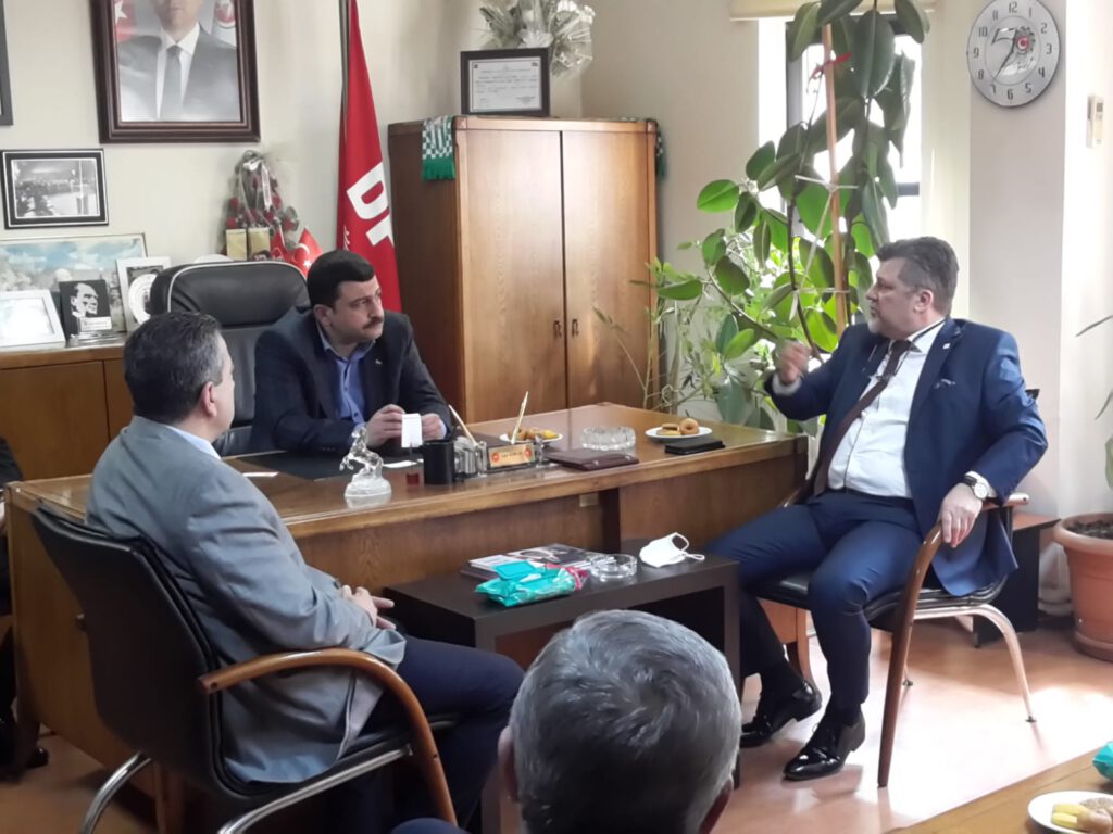 Genç’lerden Demokrat’lara Kandil Ziyareti; “Bursa’yı Harcamalarına Müsaade Etmeyeceğiz!”