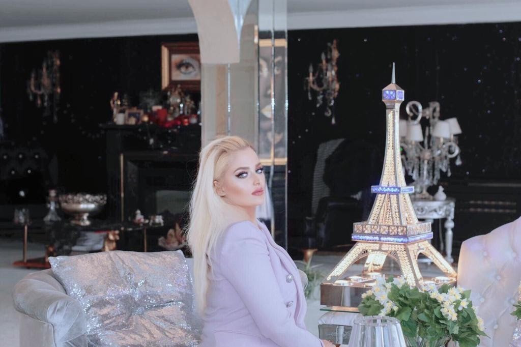 MELİSA ÖZMEN MART AYINDA İKİ DERGİYE BİRDEN KAPAK KIZI OLDU…
