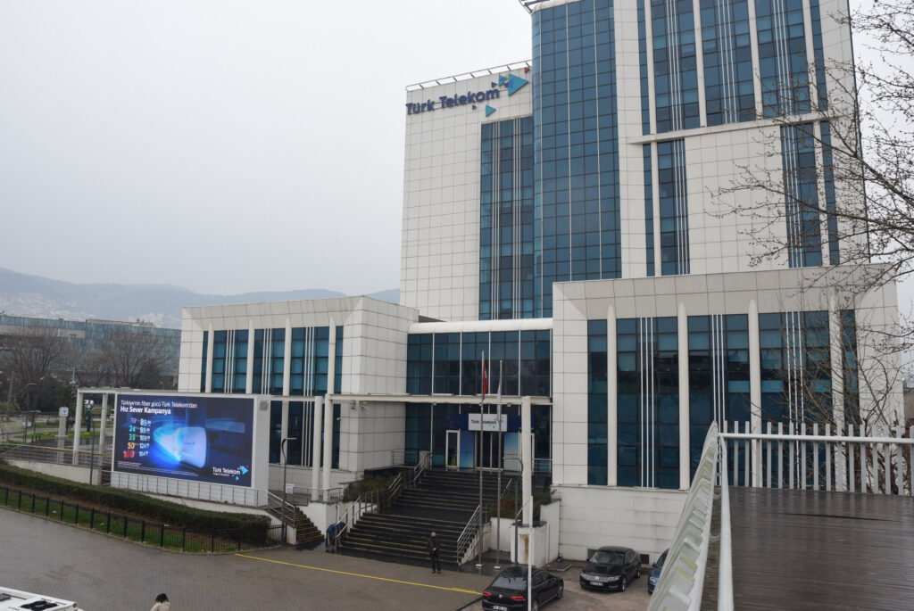 “Atı alan Üsküdar’ı çoktan geçti, Türk Telekom Bursa Bölge Müdürü emekliye ayrıldı”