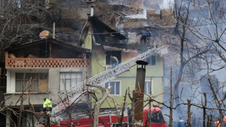 24 yılda 3 kez yandı… Köyün acı kaderi…