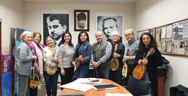 Onlar Notalarına Notalar İse Sadece Onlara Aşıktı…. Duygulandıran Nağmelerle Köy Enstitülerin Öğrencileri Tekrar Sahnelere Hazırlanıyor…