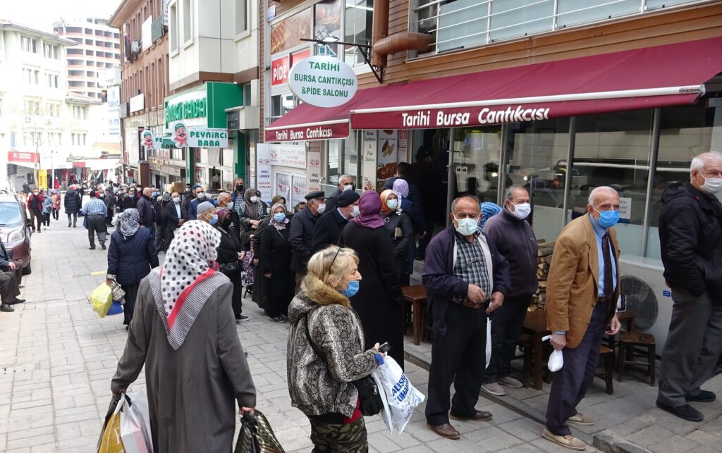 Bursa’da alışveriş coşkusu!