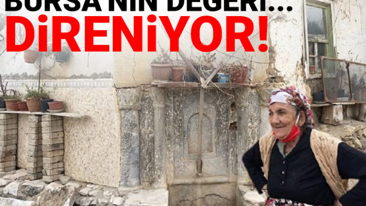 Bursa’da tarihi çeşme önce definecilerin sonra hafriyat kamyonunun kurbanı oldu