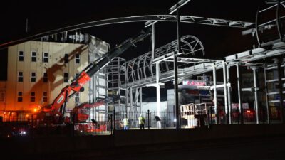 Bursa’nın T2 tramvay hattında gece gündüz imalat