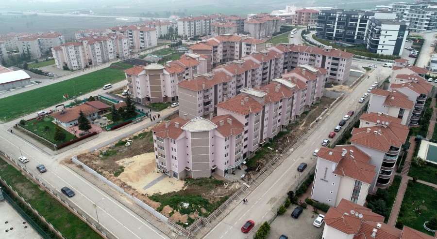 Bursa’da inşaatına 27 yıl önce başlanan site tamamlanamadı