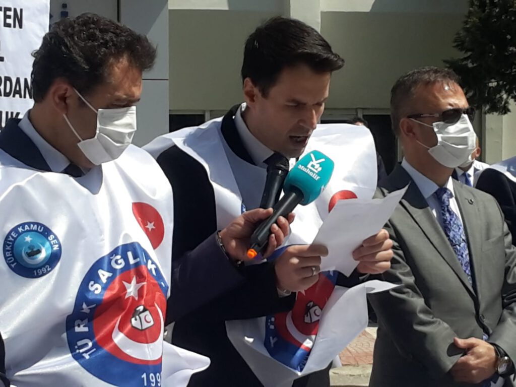 Bursa’da Türk Sağlık Sen eylemde: ‘Forma değil, çalışanın hakkı önceliğiniz olsun!’