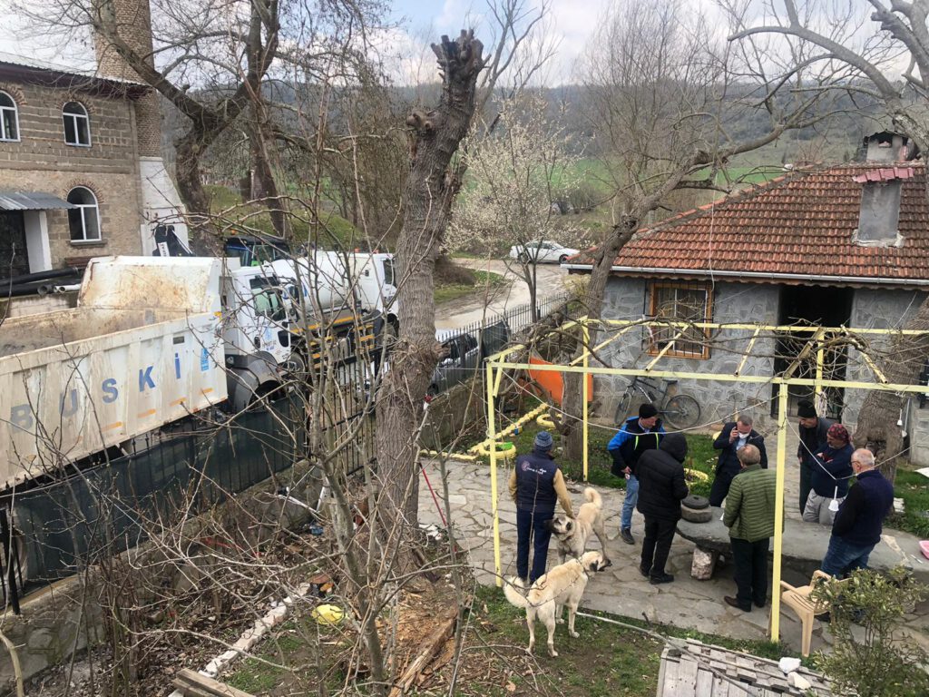 Yukarı Marmaracık Köyü’nde Mahkeme’nin “Su’ya Dokunma” Kararına Rağmen BUSKİ Operasyonu!
