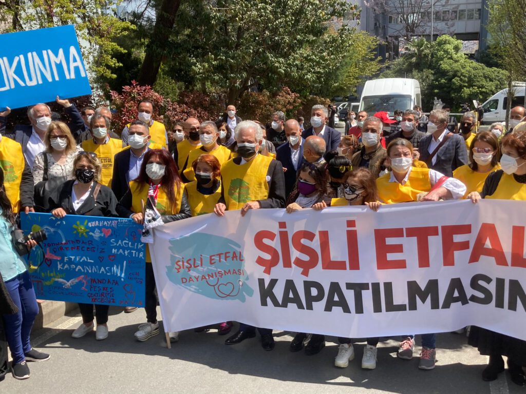 ŞİŞLİ BELEDİYESİ KOMŞULARIYLA BİRLİKTE HASTANESİNE SAHİP ÇIKTI!