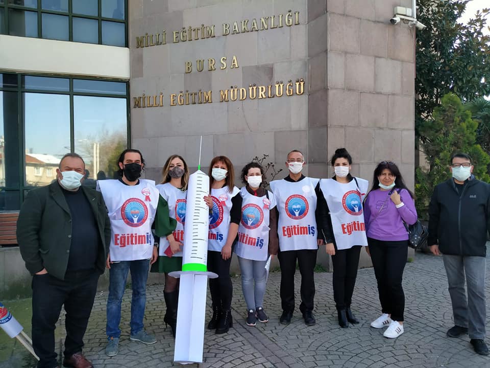 Yüz yüze eğitimin devamı için tüm eğitim çalışanlarının zaman kaybedilmeden aşılanması için neyi bekliyorsunuz!