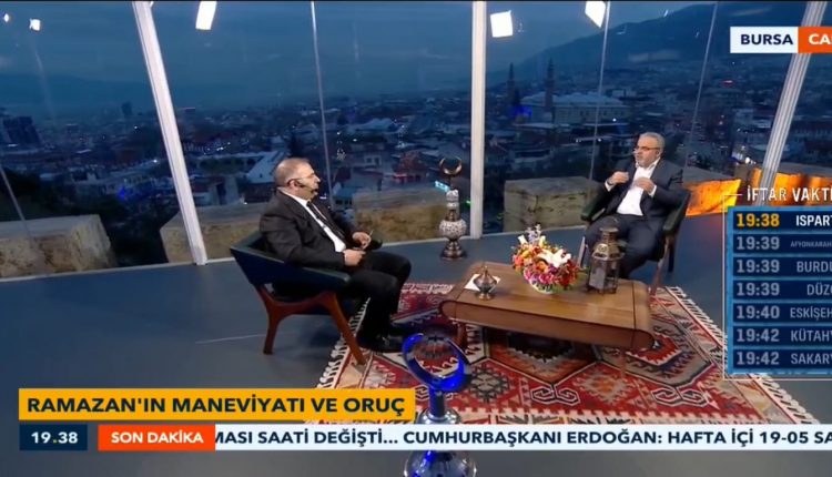 Tarihi surlara yapılan stüdyoda iftar programı başladı