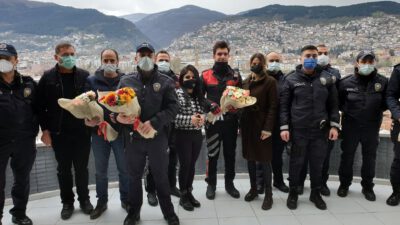 Bursa’da polis ekiplerine ’ihbar’lı kutlama