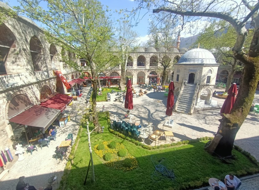 Bursa’nın incisi Koza Han şimdilerde birçok sorunla boğuşuyor!