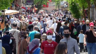 17 günlük kısıtlama bitti, Bursa sokakları doldu taştı!