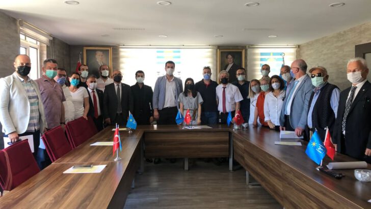 GELİN, BUGÜN BİZ GENÇLERİ DİNLEYİN