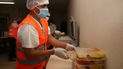 Nilüfer’de vatandaşa sıcak yemek desteği