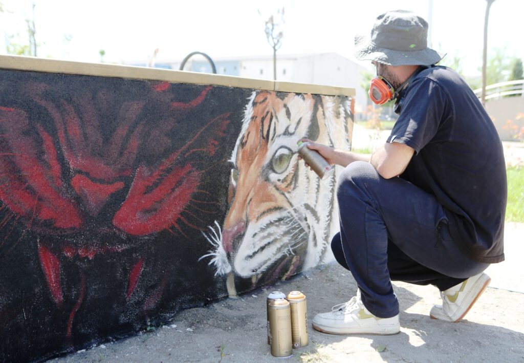 Nilüfer’de parklar graffiti ile renkleniyor