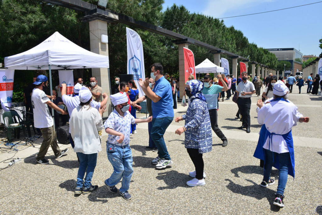 TOPLUM OLARAK ENGELLİ KARDEŞLERİMİZE BİR MUTLULUK BORCUMUZ VAR