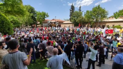 Cuma namazı çıkışı İsrail protestosu