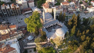 Emirsultan Camii Ramazan Bayramında doldu taştı