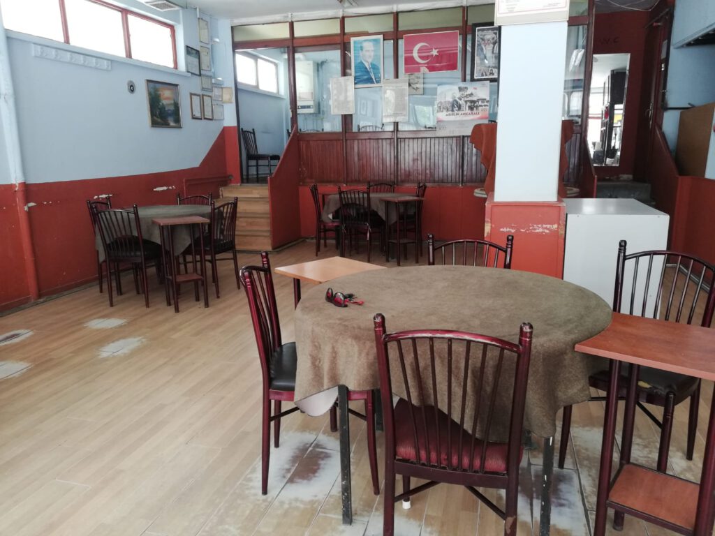 Onlar görülmeyen emeğin mağdurları; Kıraathane işletmecisi