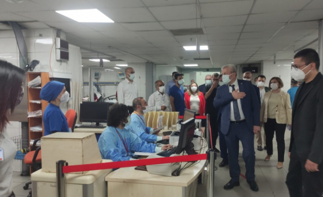 Bayram nöbetindeki sağlıkçılar unutulmadı